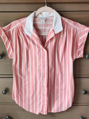 Vintage Laura Mae Coral Pink Striped Button Front Shirt with White Collar